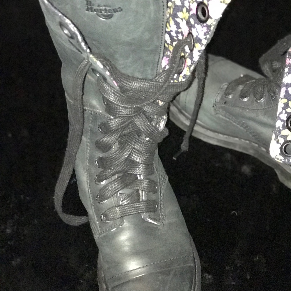 Dr Martens Women 1904 Floral Print Woman’s size 7